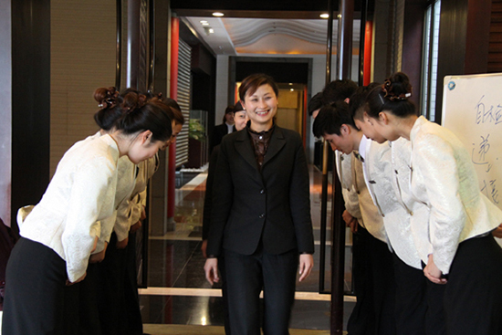 2015餐飲酒店服務禮儀與企業管理的融合之道