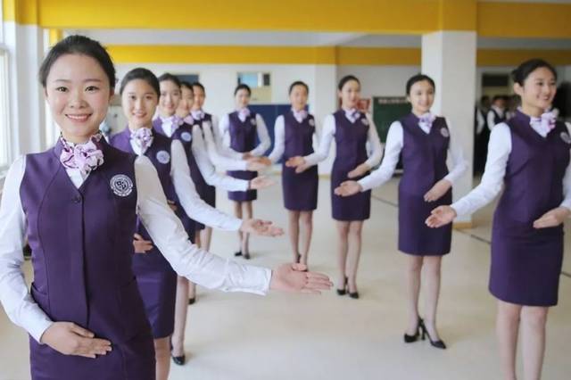 空乘服務手勢禮儀知識 提升企業管理與服務質量的關鍵細節